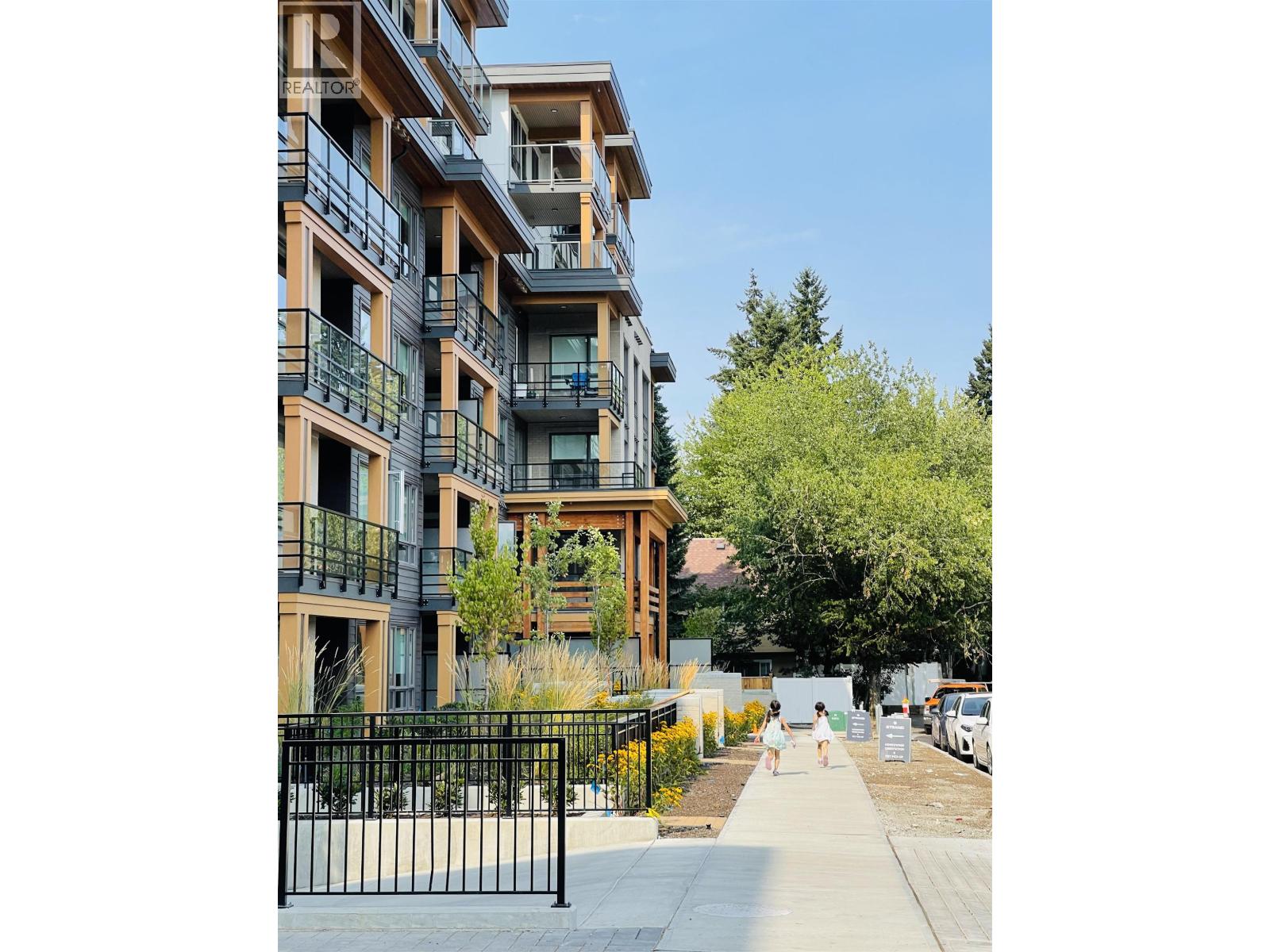 601 741 Anskar Court, Coquitlam, British Columbia  V3J 0N3 - Photo 2 - R3038190