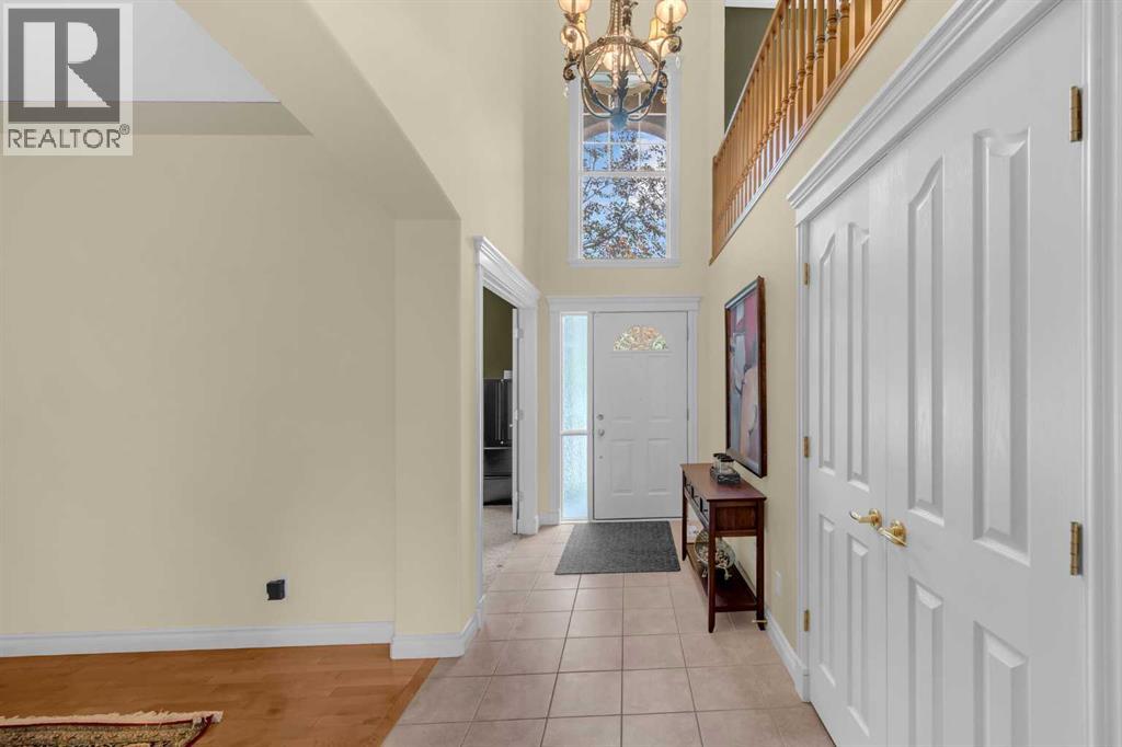 Property at 125 Strathlea Court SW image 4