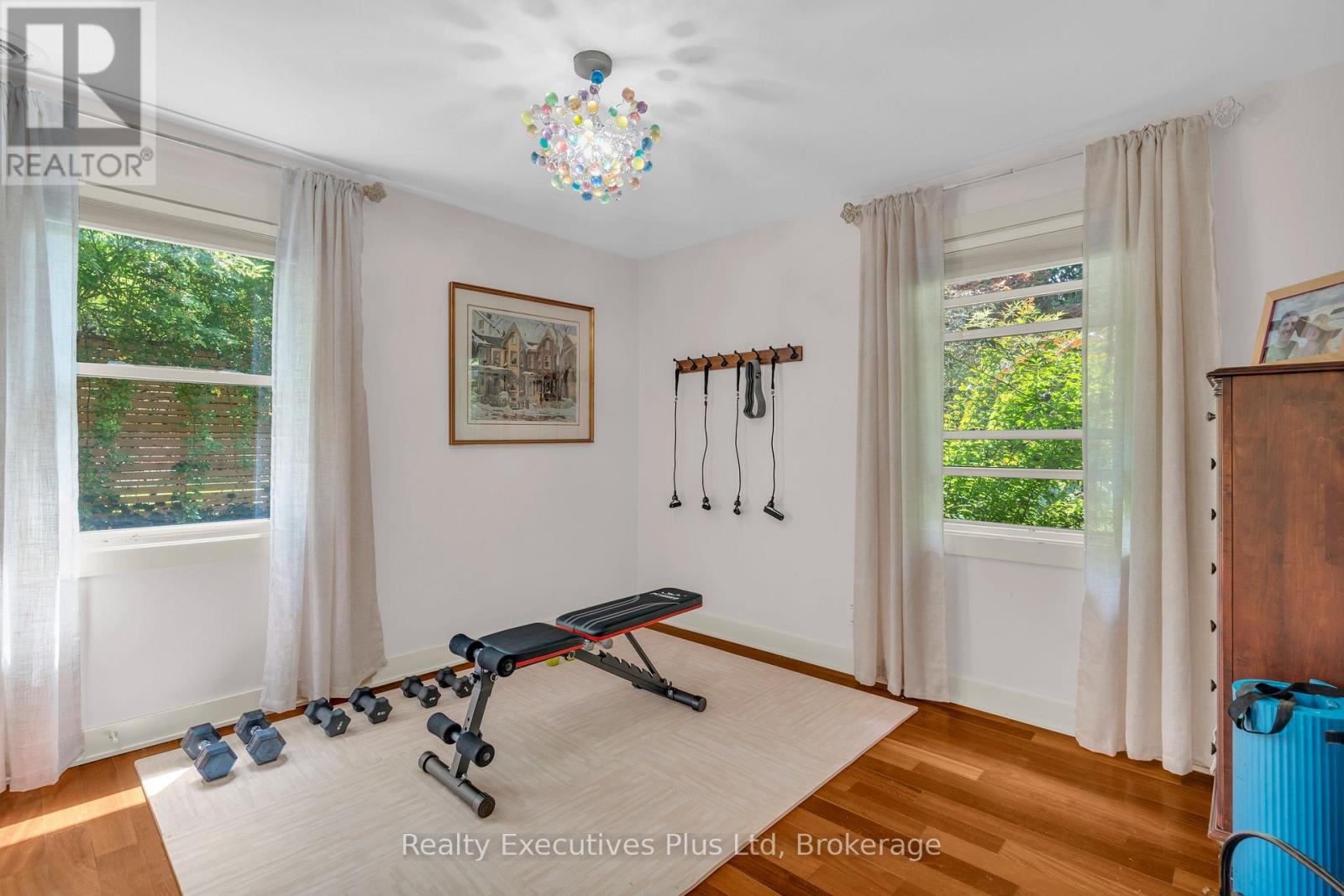 4 Glenhill Place, Guelph, Ontario N1E 4G7 - Photo 22 - X12351790