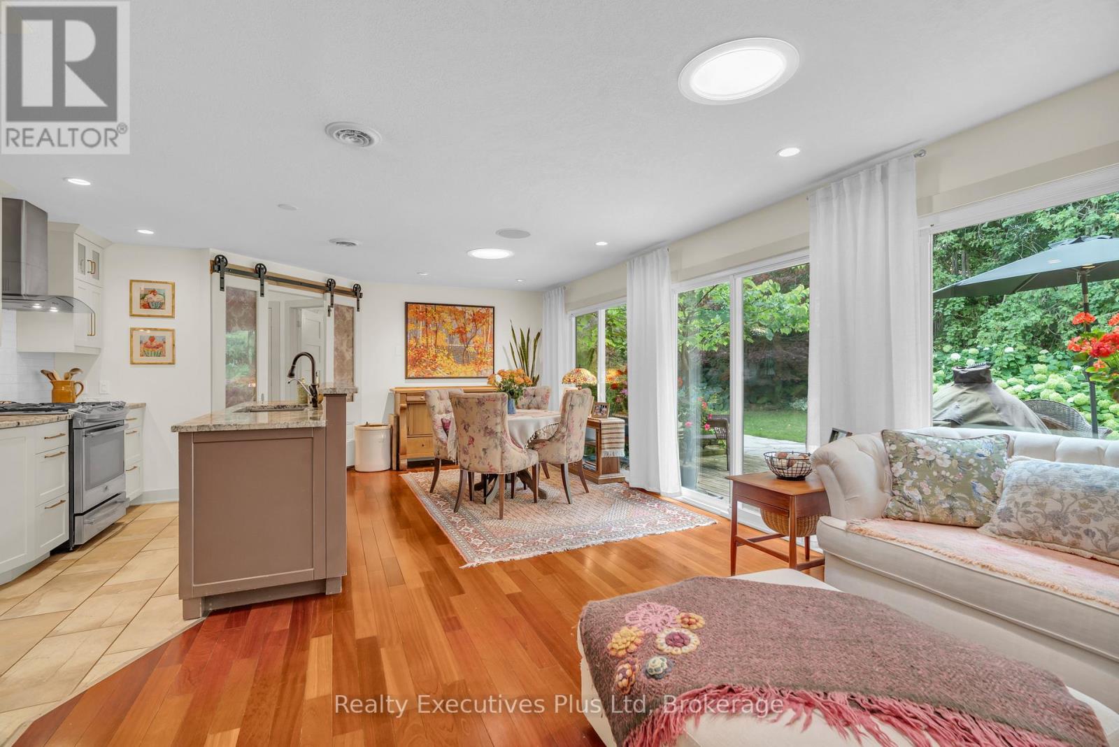 4 Glenhill Place, Guelph, Ontario N1E 4G7 - Photo 16 - X12351790