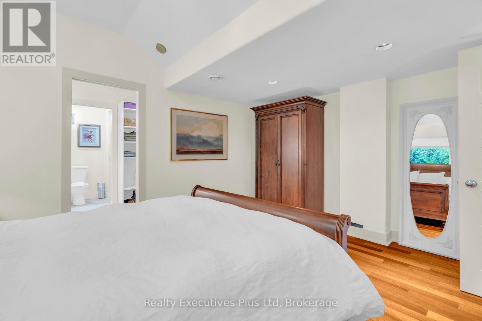 4 Glenhill Place, Guelph, Ontario N1E 4G7 - Photo 14 - X12351790