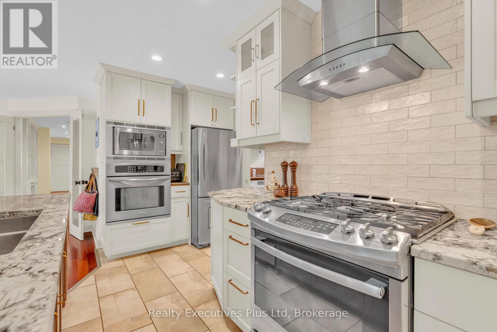 4 Glenhill Place, Guelph, Ontario N1E 4G7 - Photo 18 - X12351790