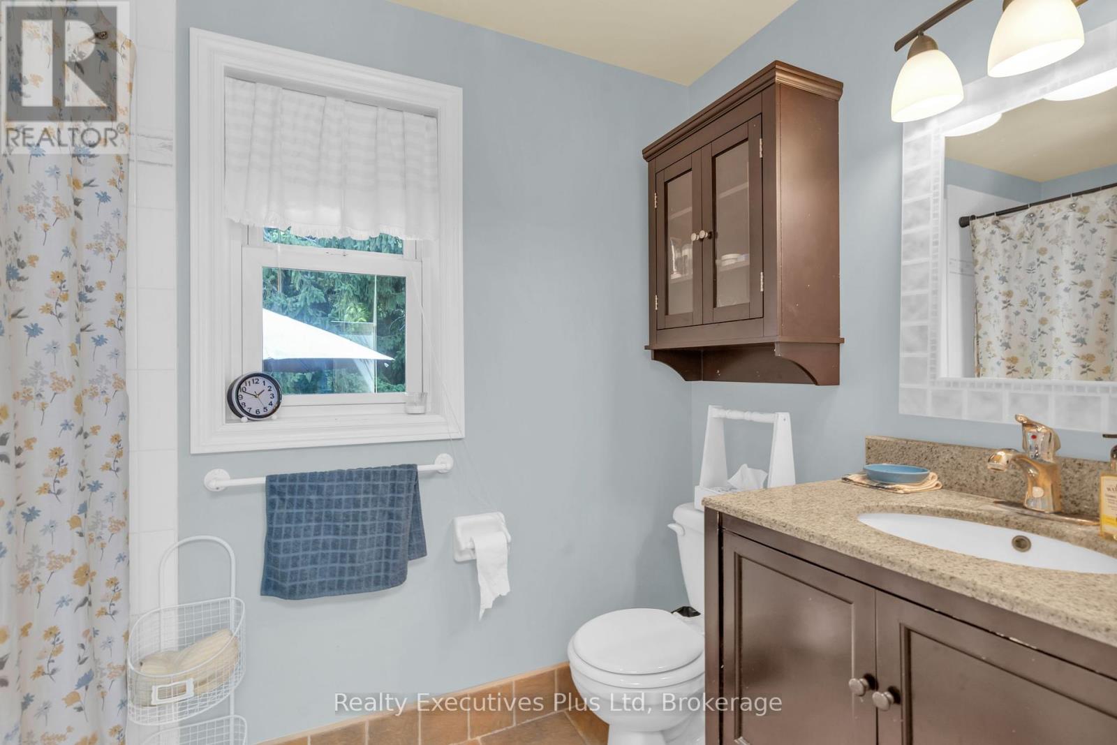 4 Glenhill Place, Guelph, Ontario N1E 4G7 - Photo 31 - X12351790