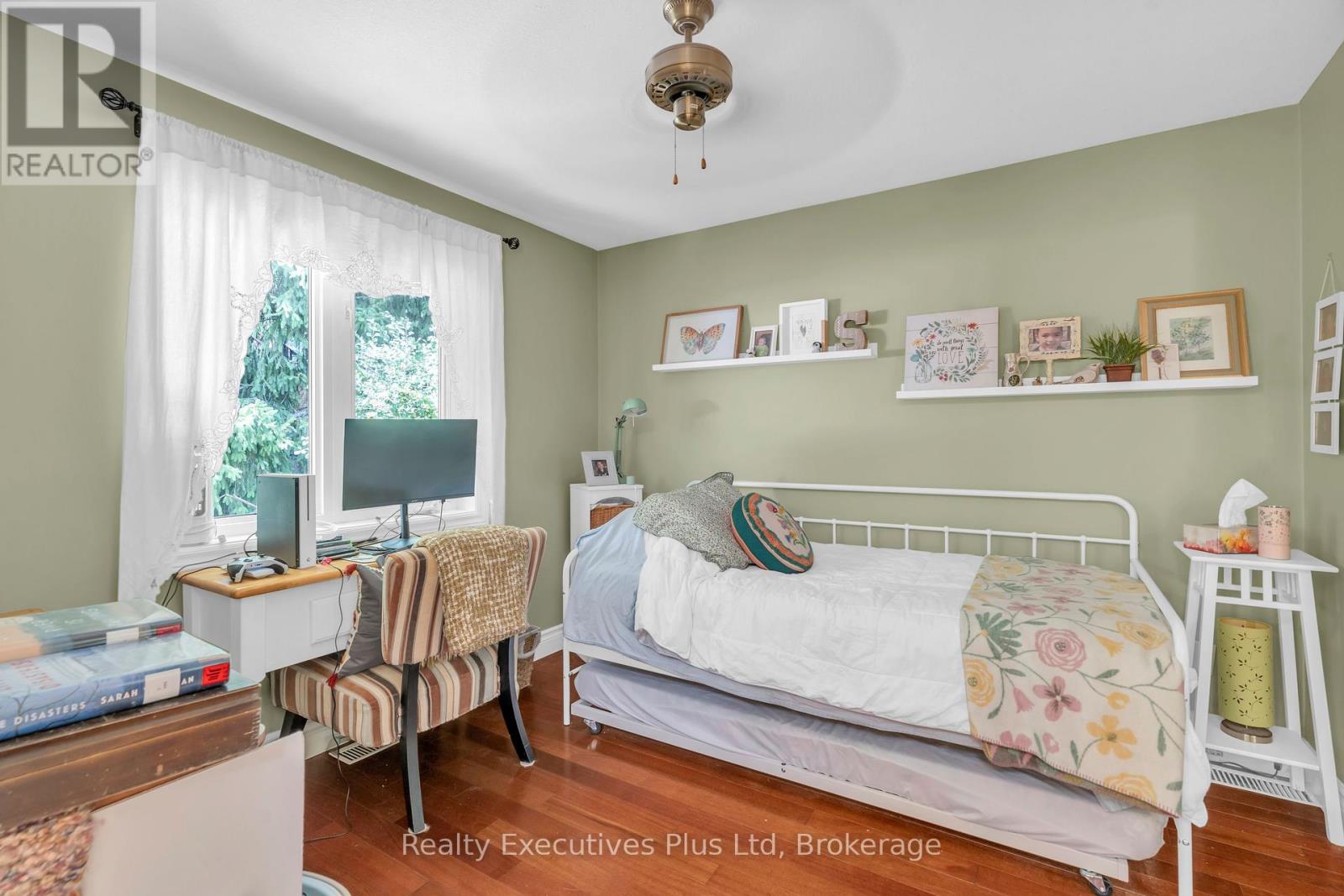 4 Glenhill Place, Guelph, Ontario N1E 4G7 - Photo 32 - X12351790