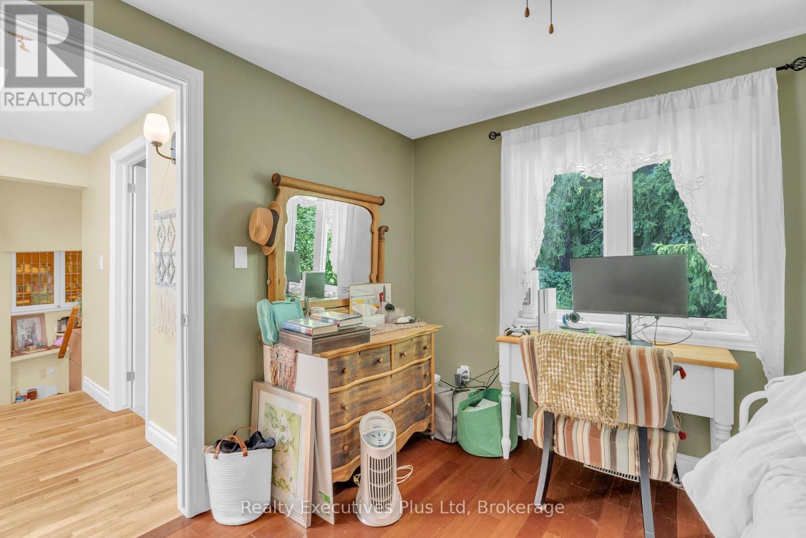 4 Glenhill Place, Guelph, Ontario N1E 4G7 - Photo 33 - X12351790