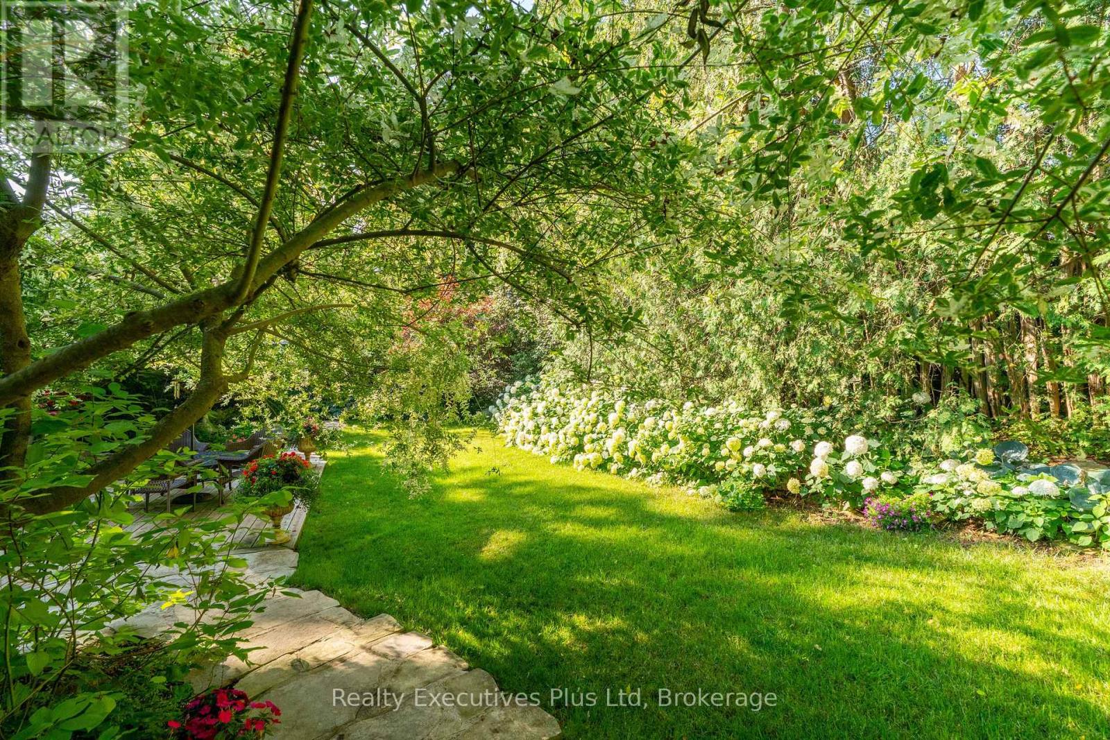 4 Glenhill Place, Guelph, Ontario N1E 4G7 - Photo 39 - X12351790