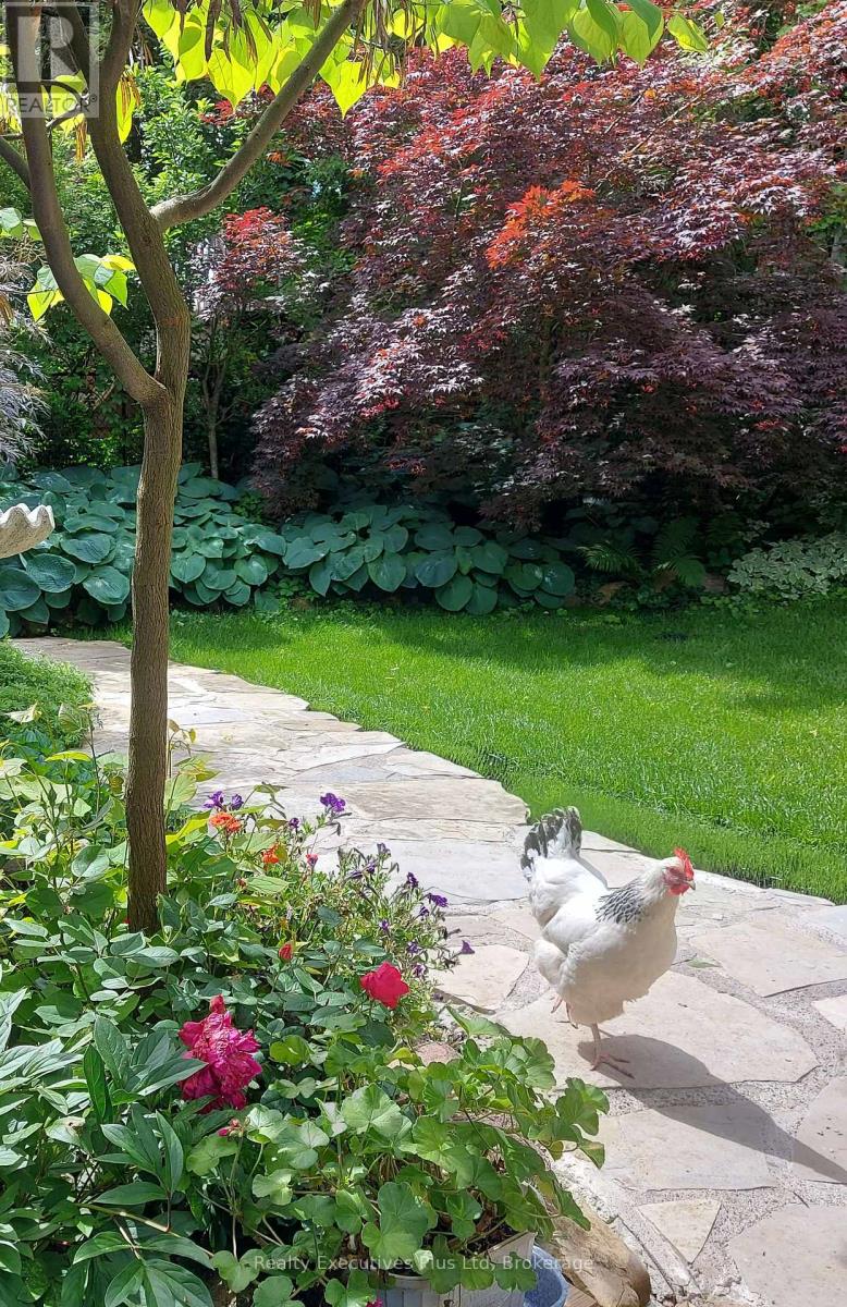 4 Glenhill Place, Guelph, Ontario N1E 4G7 - Photo 47 - X12351790