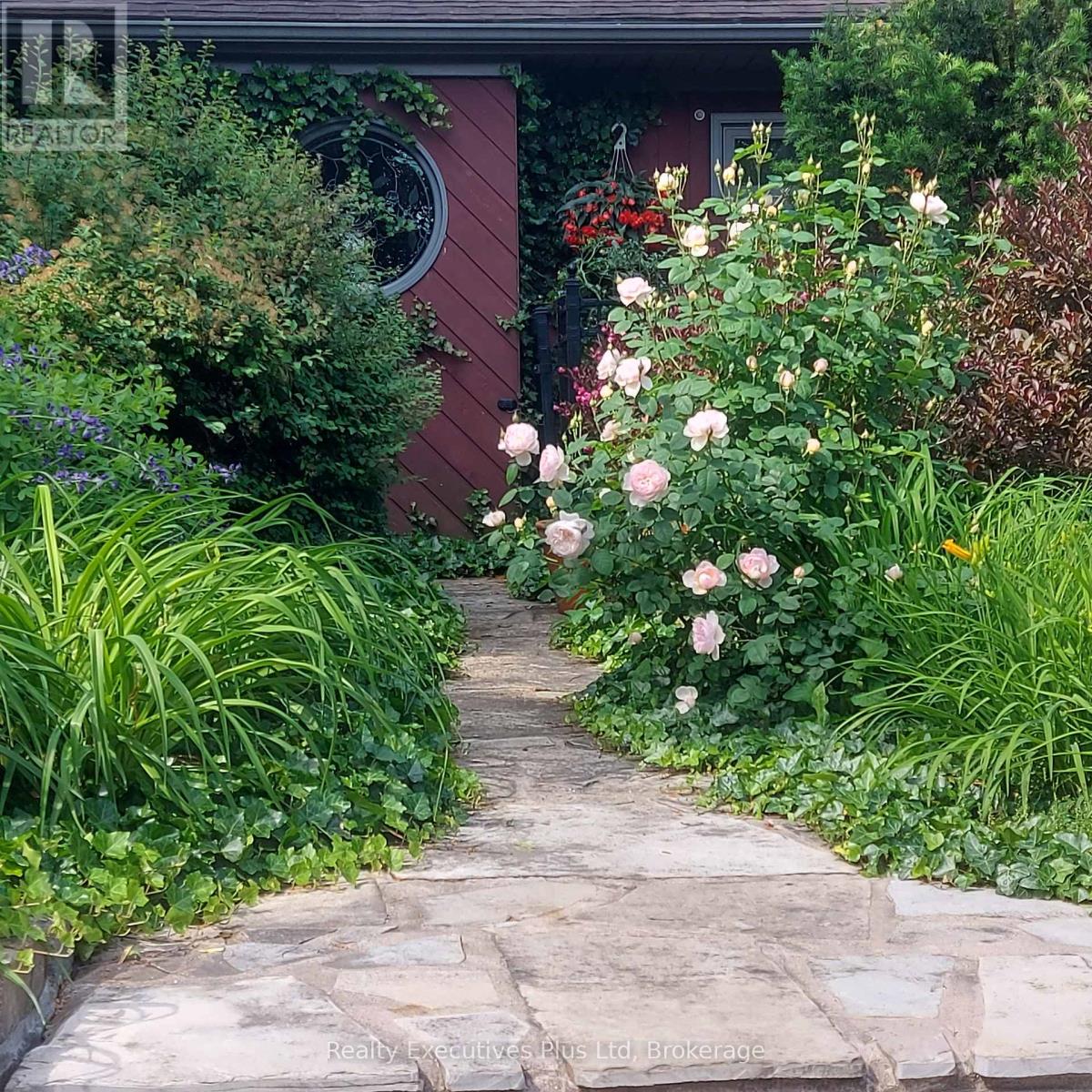 4 Glenhill Place, Guelph, Ontario N1E 4G7 - Photo 49 - X12351790