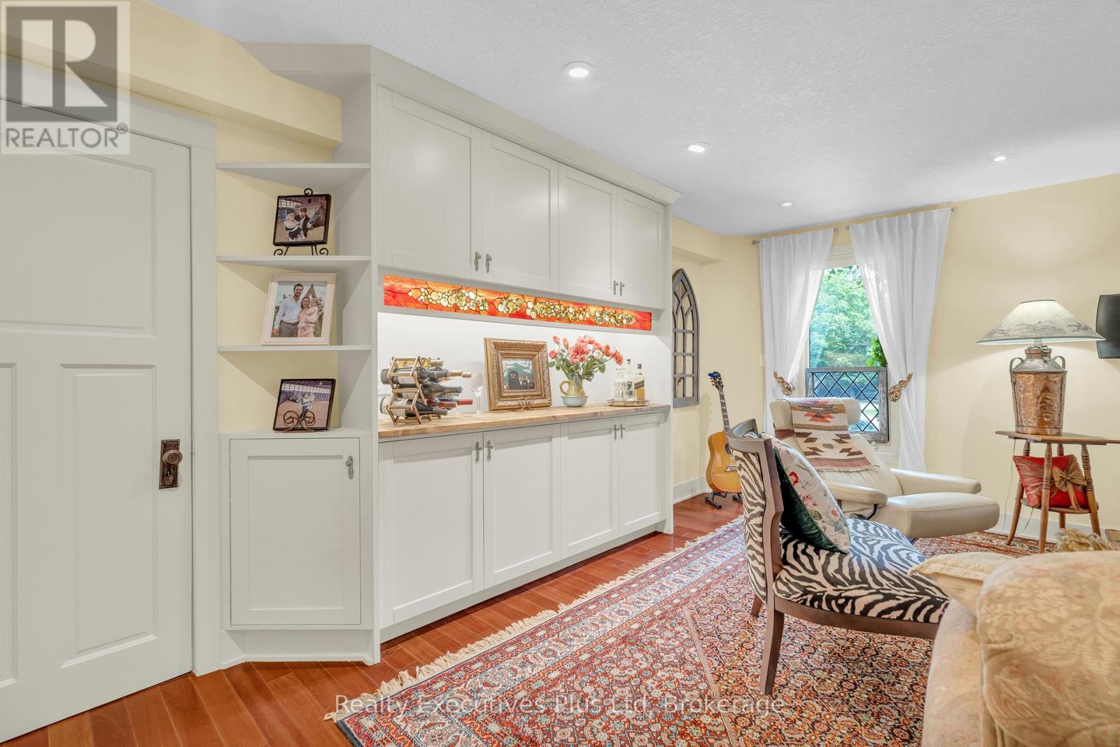 4 Glenhill Place, Guelph, Ontario N1E 4G7 - Photo 8 - X12351790