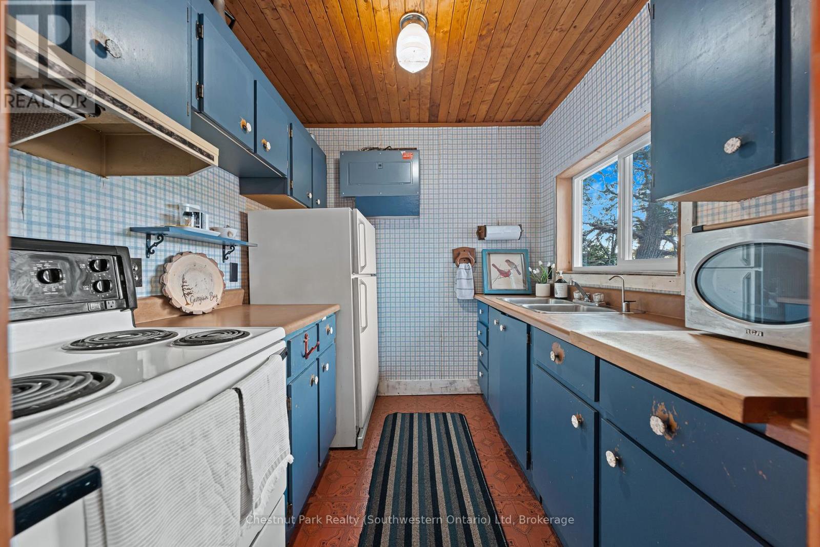 3228 Twelve Mile Bay Road, Georgian Bay, Ontario  P0C 1H0 - Photo 15 - X12339621