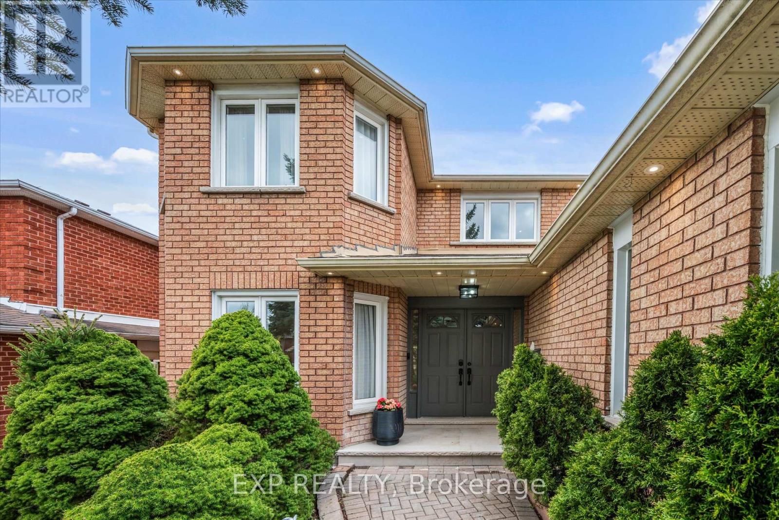 Property at 10 STRATFORD DRIVE image 3