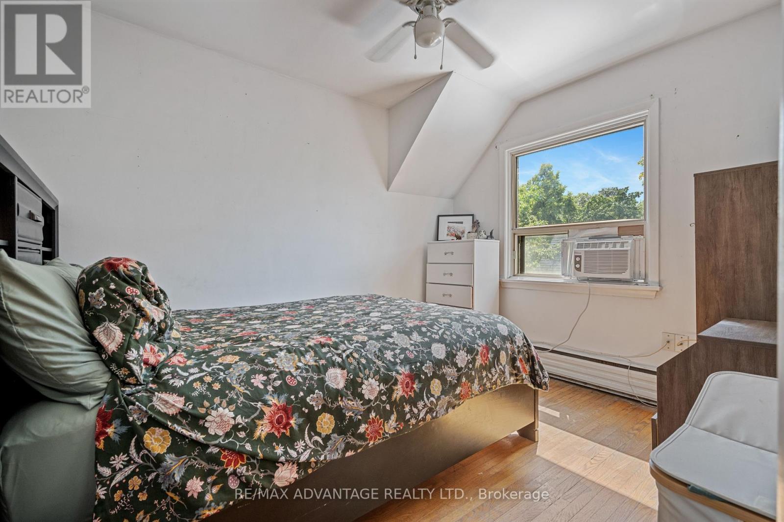 106 Hubbard Boulevard, Toronto, Ontario  M4E 1A6 - Photo 23 - E12351810