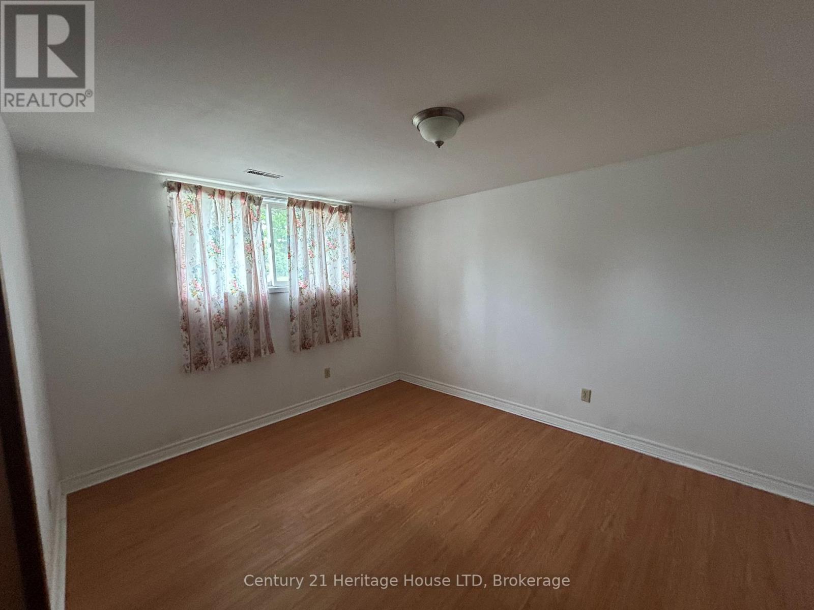 310 Albany Street, Fort Erie, Ontario  L2A 1L9 - Photo 33 - X12336391