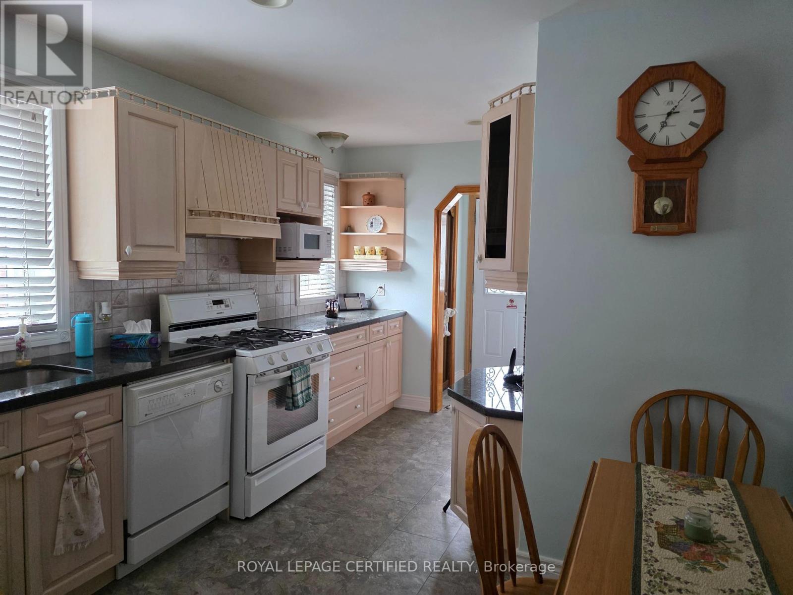 Property at 37 SHELLEY STREET image 3