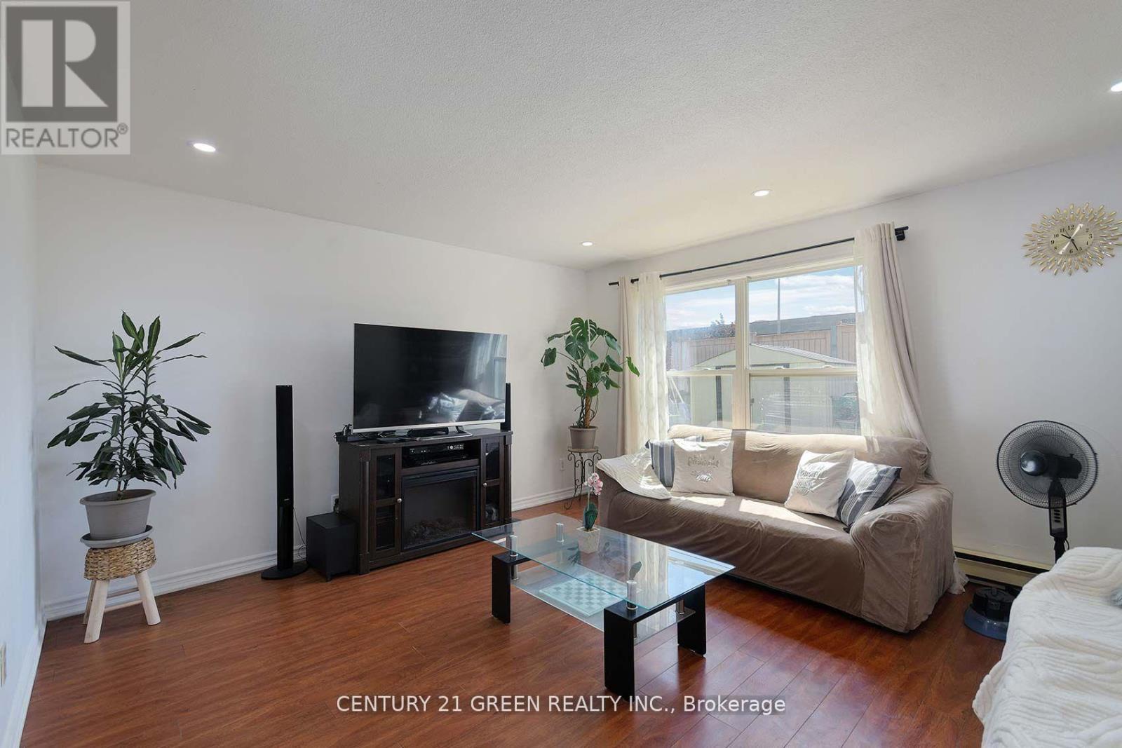 114 - 3040 Constitution Boulevard, Mississauga, Ontario L4Y 3X7 - Photo 7 - W12351803