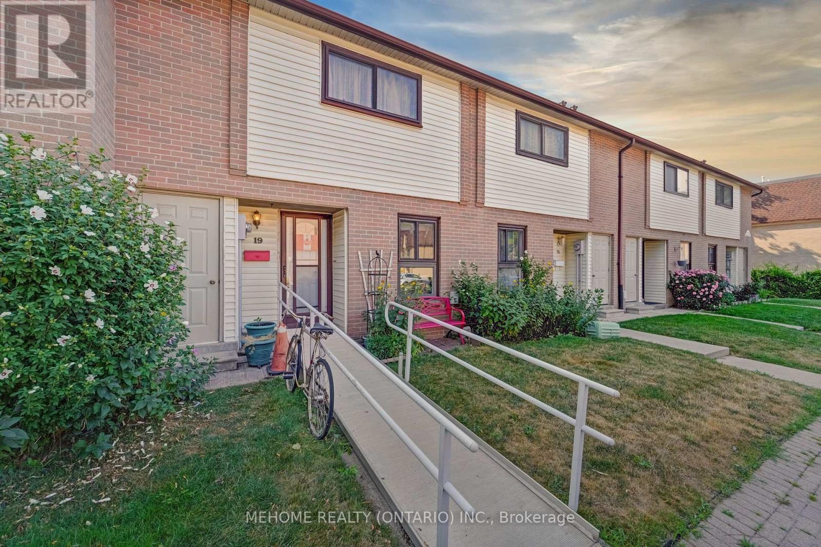 Property at 19 - 46 DEARBOURNE BOULEVARD image 1
