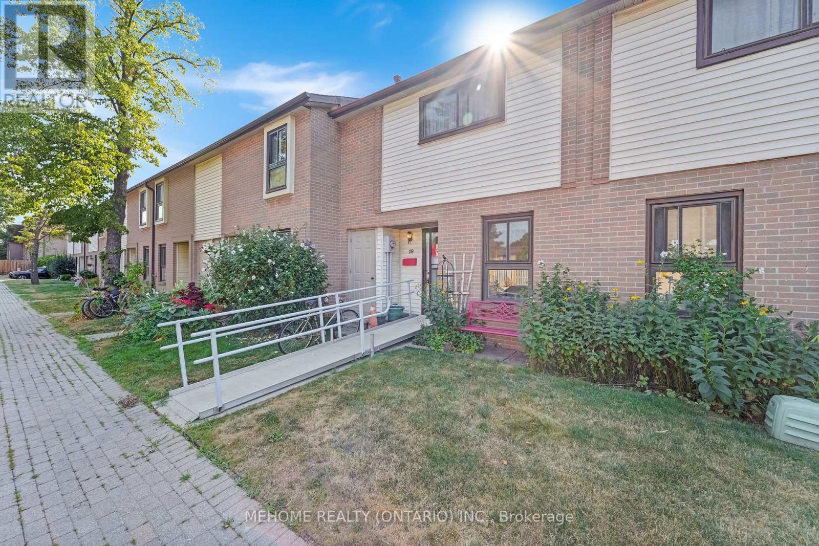 Property at 19 - 46 DEARBOURNE BOULEVARD image 3