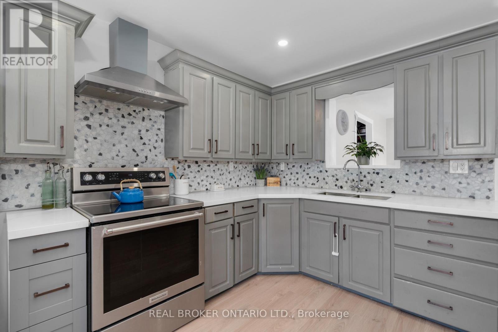 313 Syples Street, Armour, Ontario  P0A 1C0 - Photo 16 - X12351798