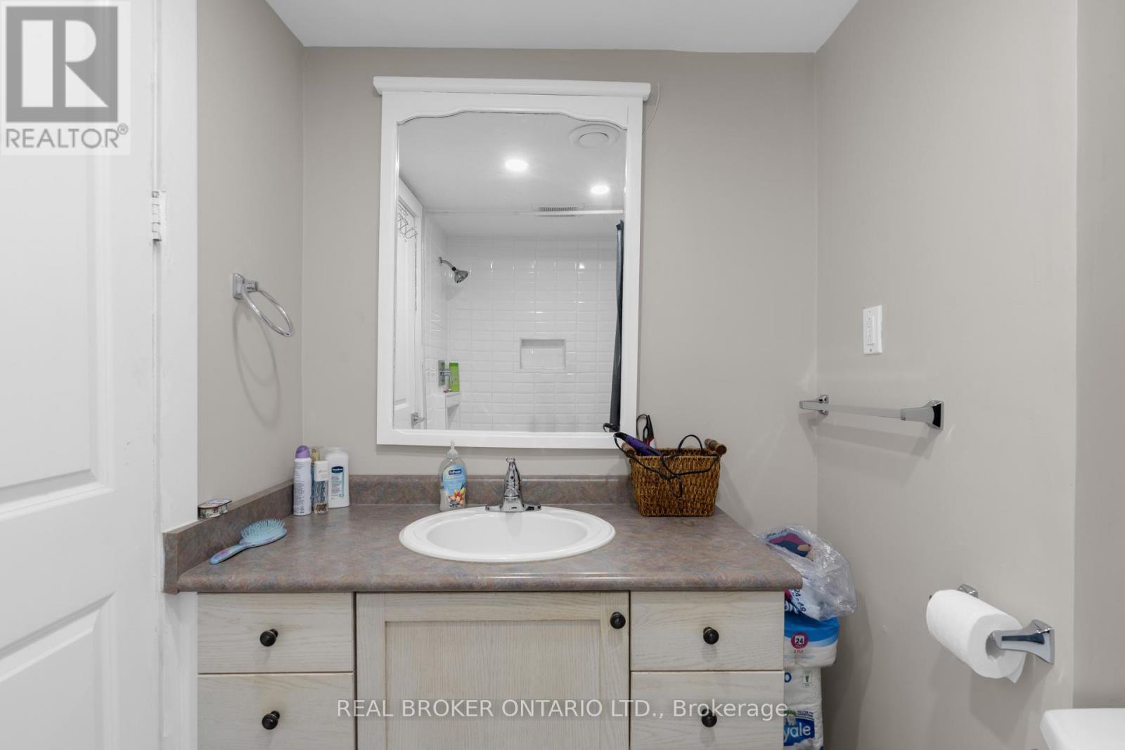 313 Syples Street, Armour, Ontario  P0A 1C0 - Photo 33 - X12351798