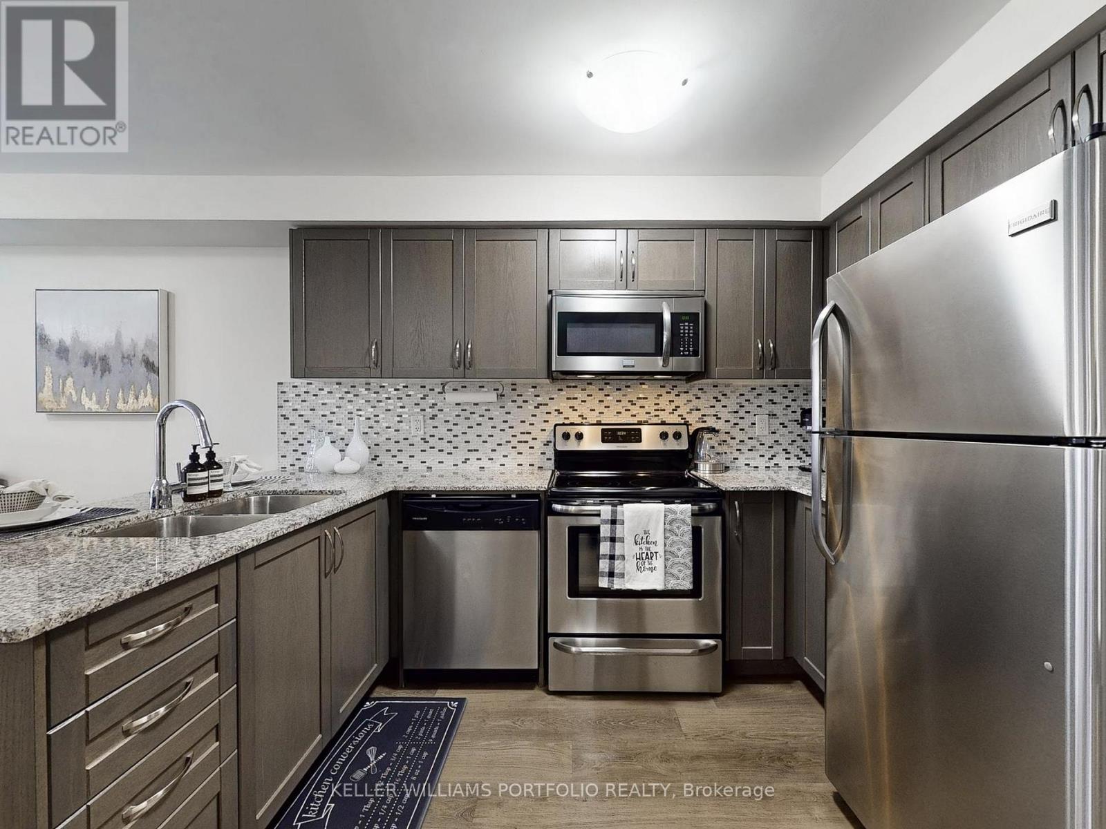 Property at 212 - 252 ROYAL YORK ROAD image 3