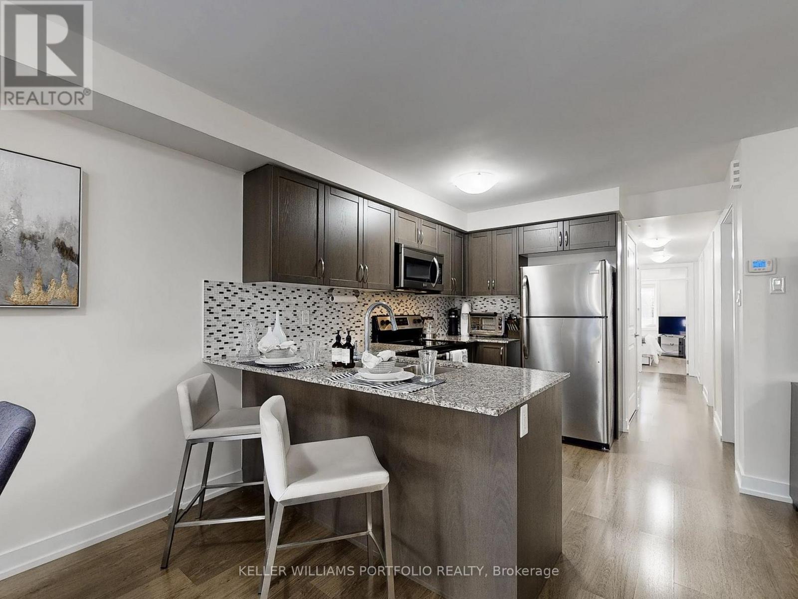 Property at 212 - 252 ROYAL YORK ROAD image 5