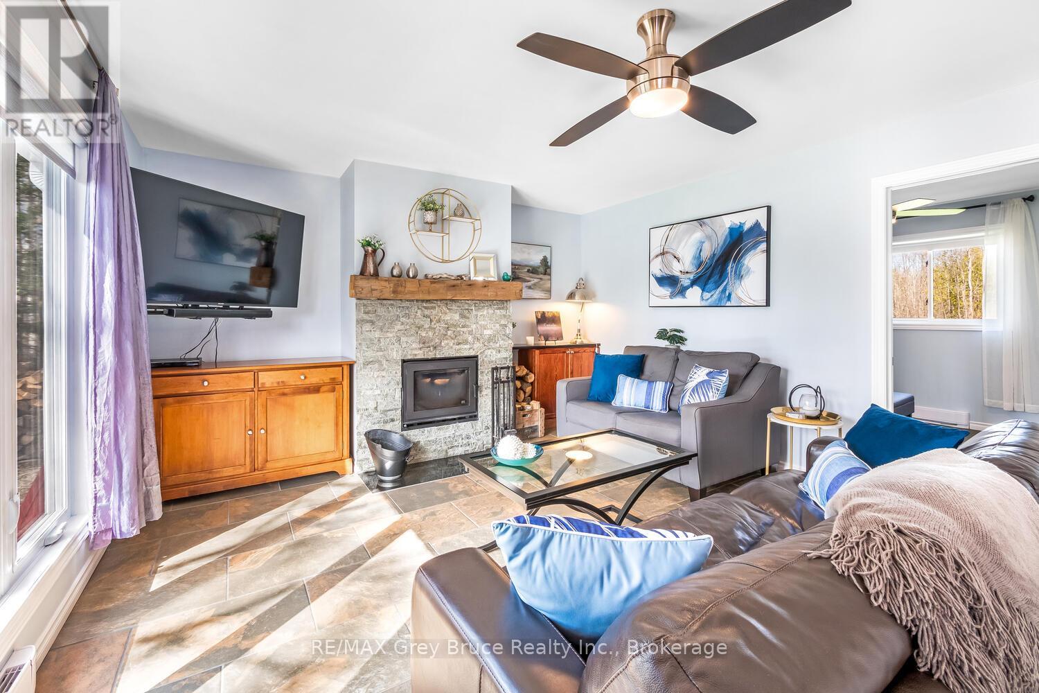 137 Maple Drive, Northern Bruce Peninsula, Ontario N0H 1Z0 - Photo 15 - X12351853