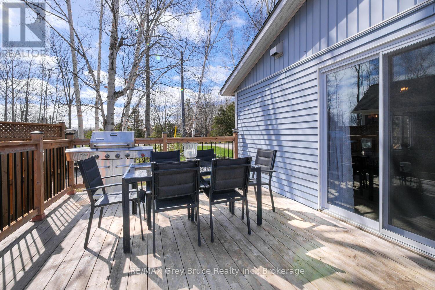 137 Maple Drive, Northern Bruce Peninsula, Ontario N0H 1Z0 - Photo 22 - X12351853