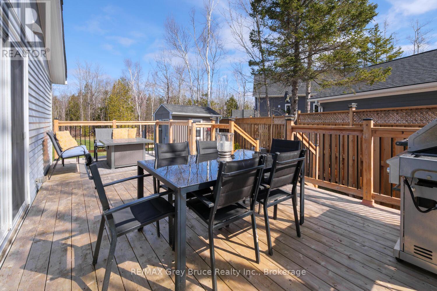 137 Maple Drive, Northern Bruce Peninsula, Ontario N0H 1Z0 - Photo 23 - X12351853