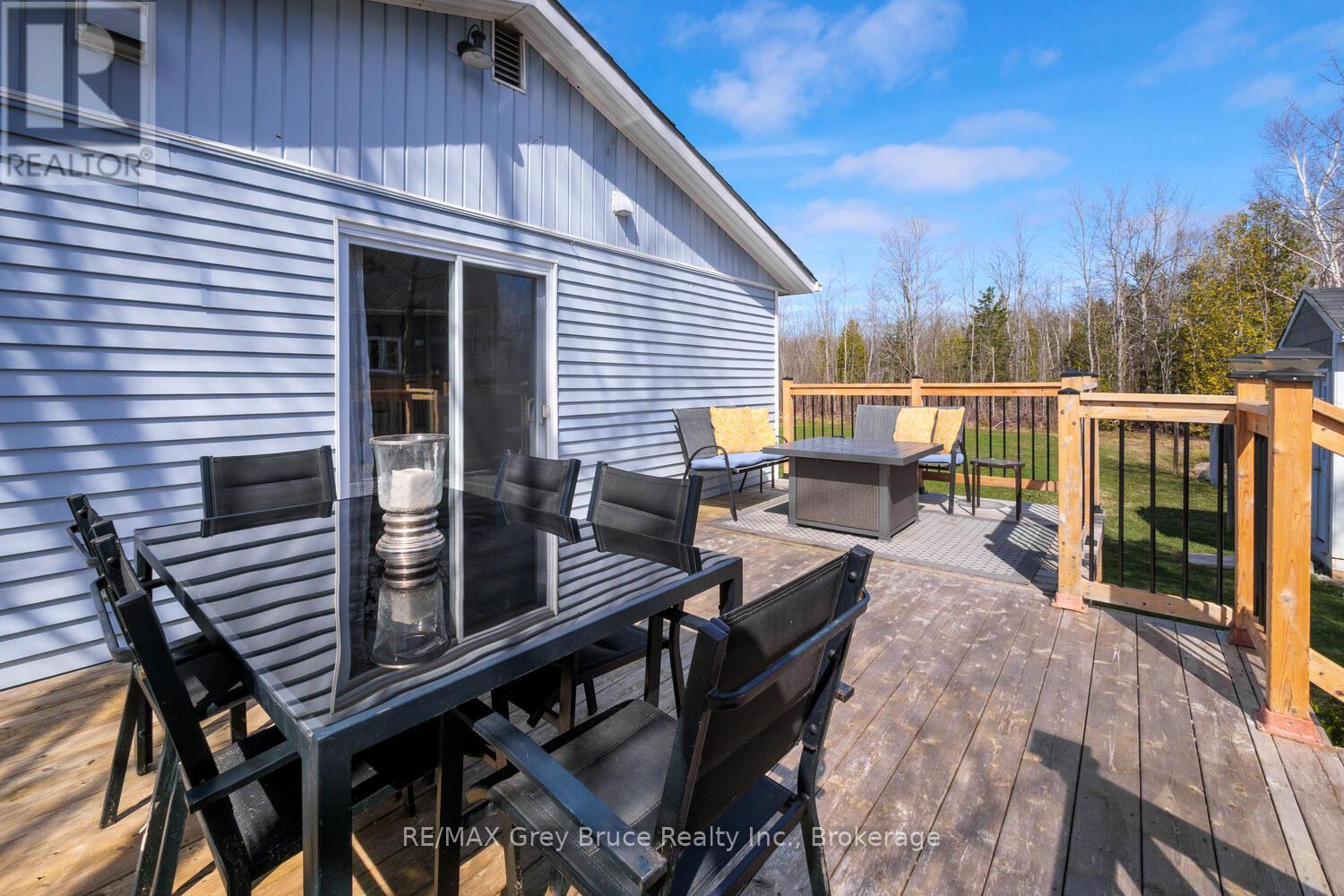 137 Maple Drive, Northern Bruce Peninsula, Ontario N0H 1Z0 - Photo 24 - X12351853