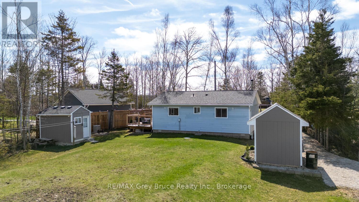 137 Maple Drive, Northern Bruce Peninsula, Ontario N0H 1Z0 - Photo 30 - X12351853