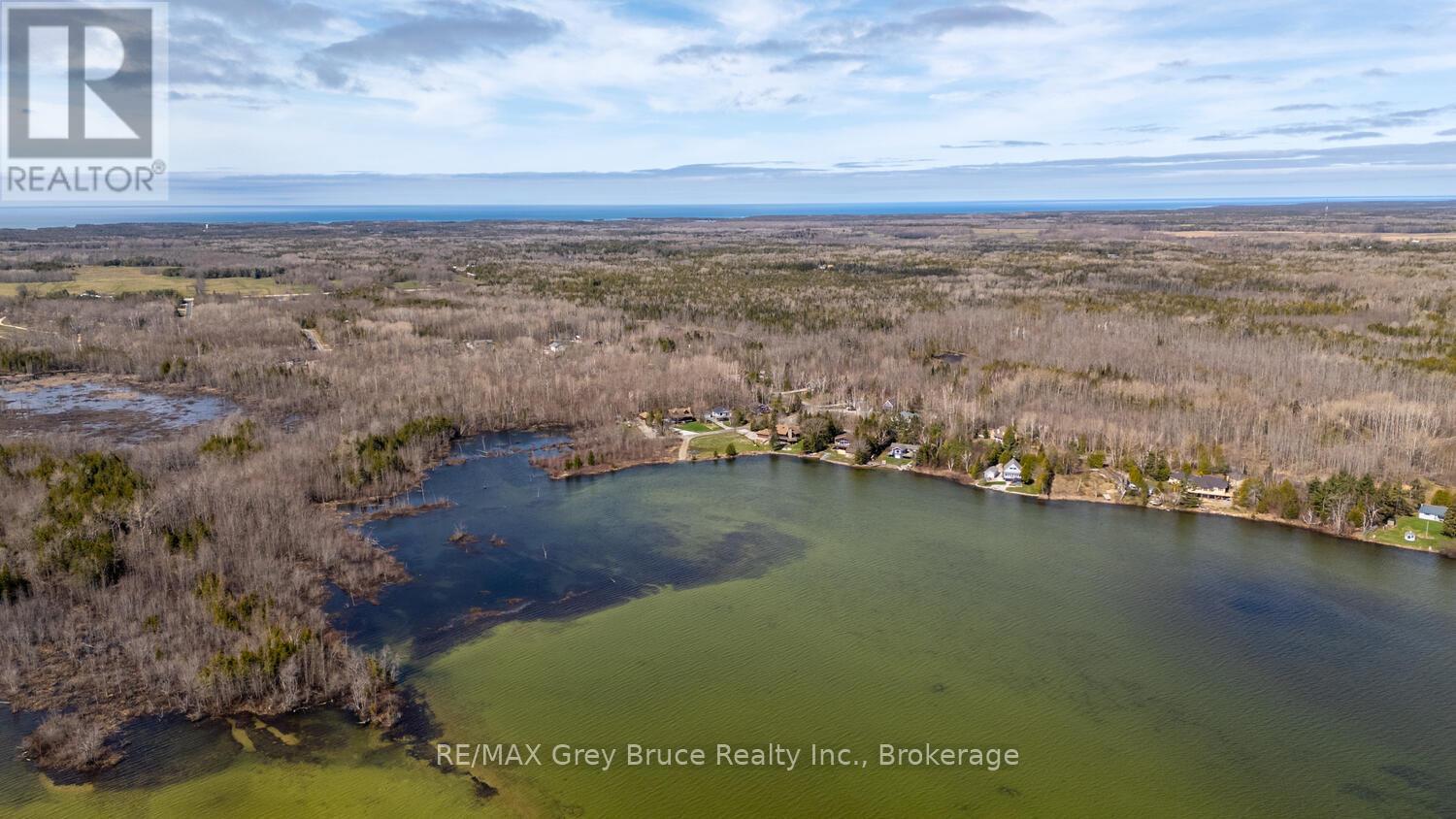 137 Maple Drive, Northern Bruce Peninsula, Ontario N0H 1Z0 - Photo 35 - X12351853