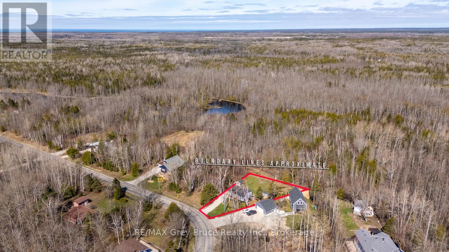 137 Maple Drive, Northern Bruce Peninsula, Ontario N0H 1Z0 - Photo 36 - X12351853