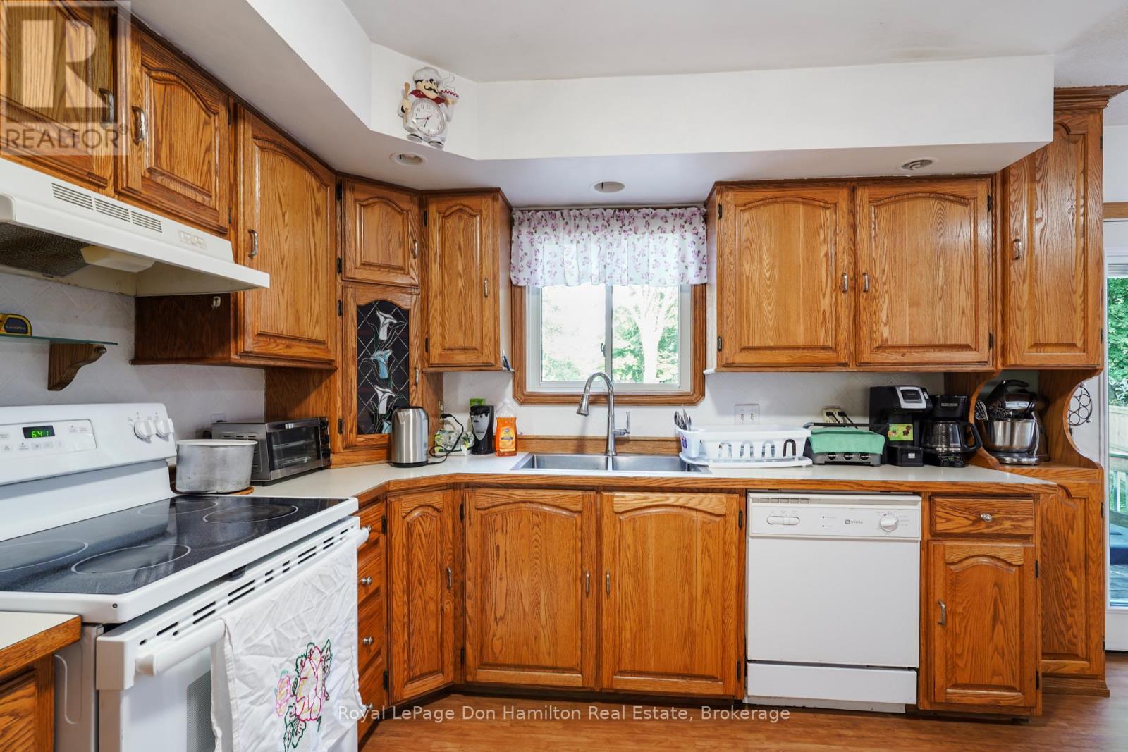 100 Arthur Street, Minto, Ontario  N0G 2P0 - Photo 11 - X12351863