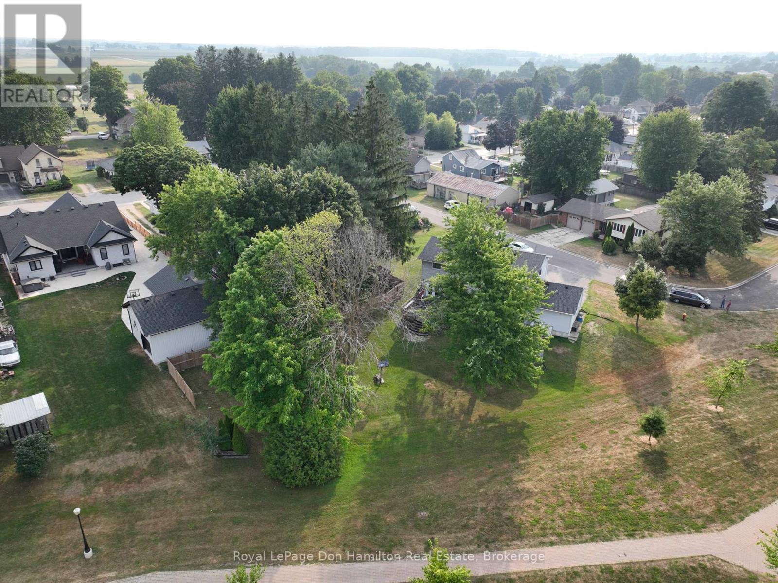 100 Arthur Street, Minto, Ontario  N0G 2P0 - Photo 5 - X12351863
