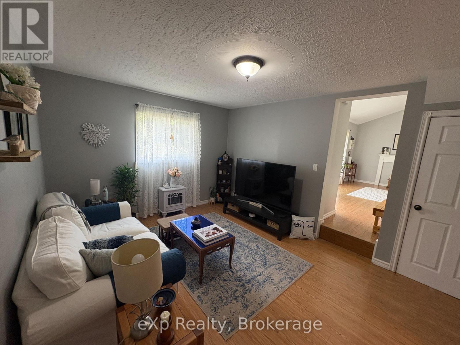 174340 Mulock Road, West Grey, Ontario  N0G 1S0 - Photo 12 - X12351874
