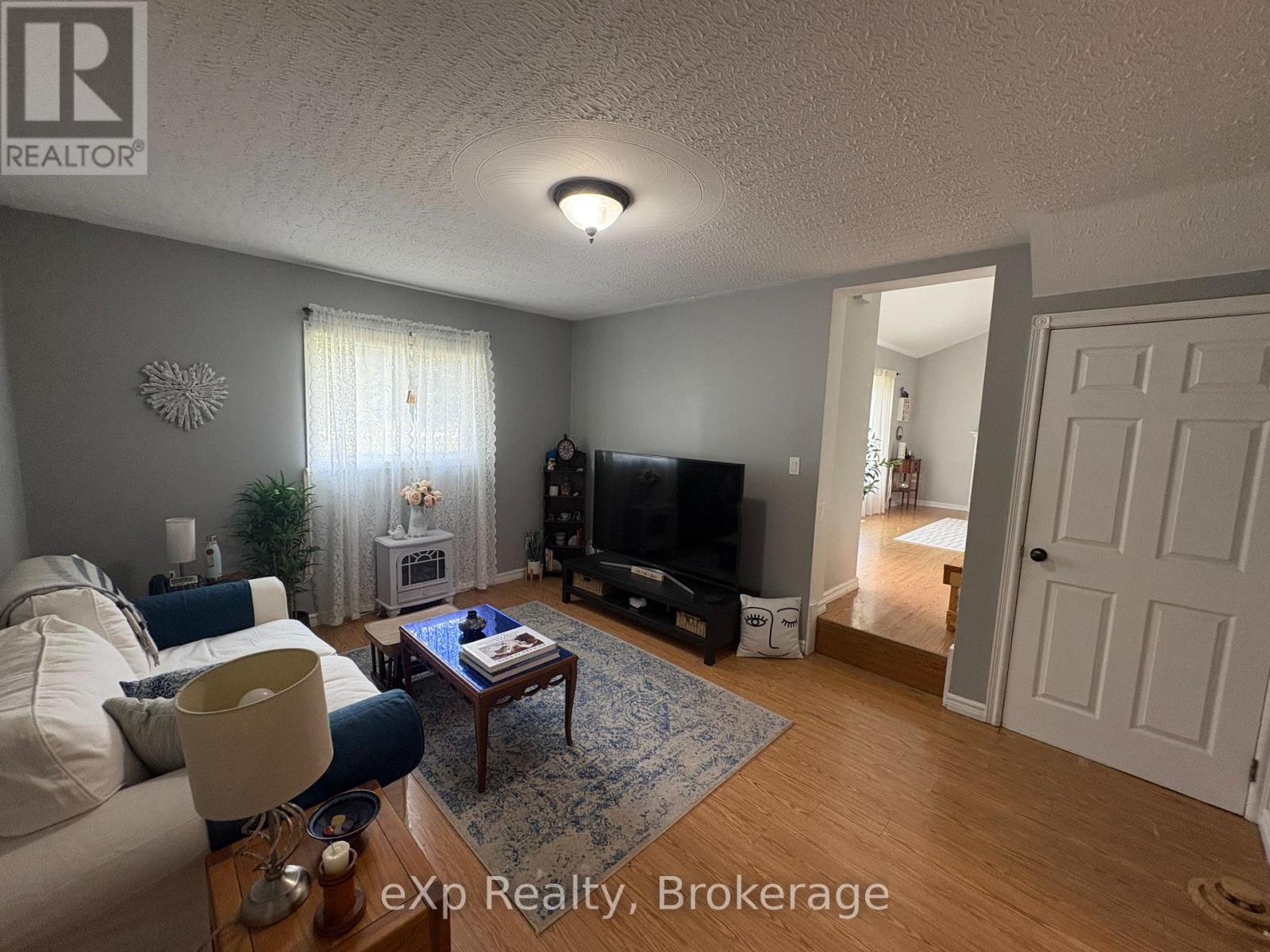 174340 Mulock Road, West Grey, Ontario  N0G 1S0 - Photo 13 - X12351874