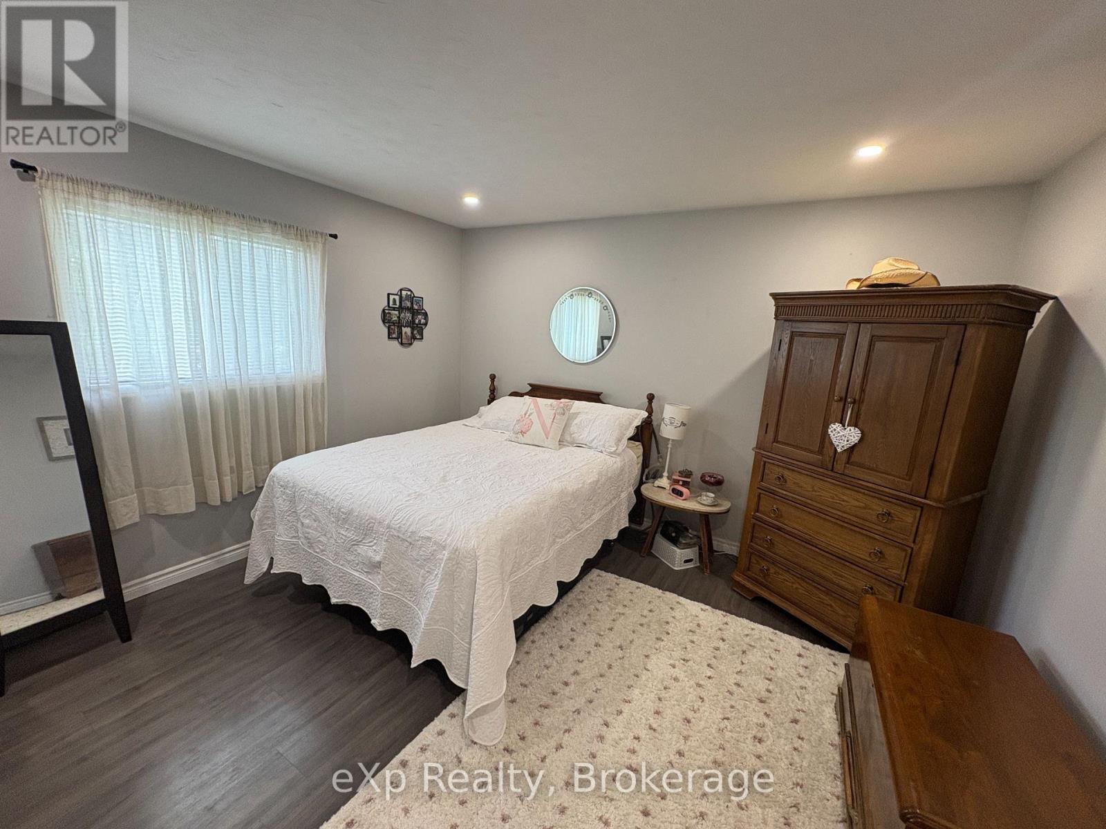 174340 Mulock Road, West Grey, Ontario  N0G 1S0 - Photo 18 - X12351874