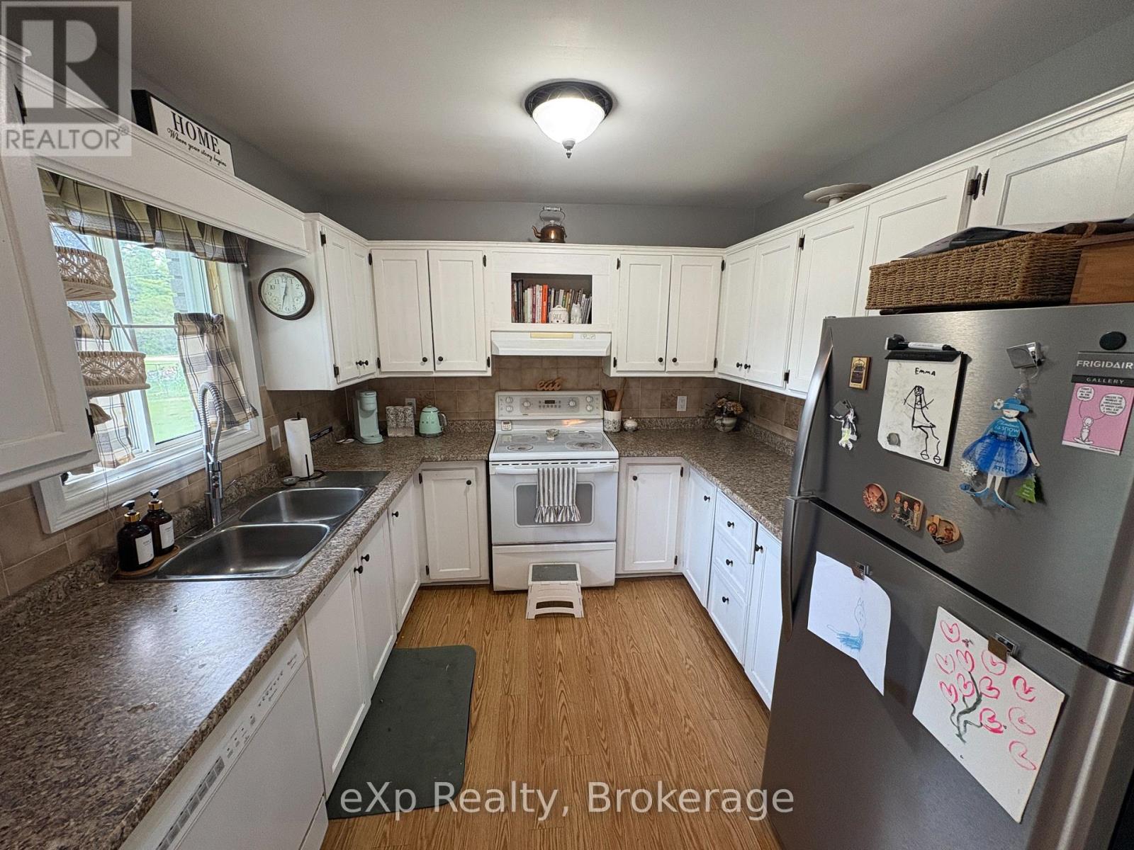 174340 Mulock Road, West Grey, Ontario  N0G 1S0 - Photo 5 - X12351874
