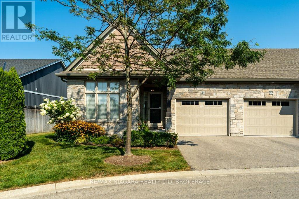 34 BLOSSOM COMMON, St. Catharines, Ontario