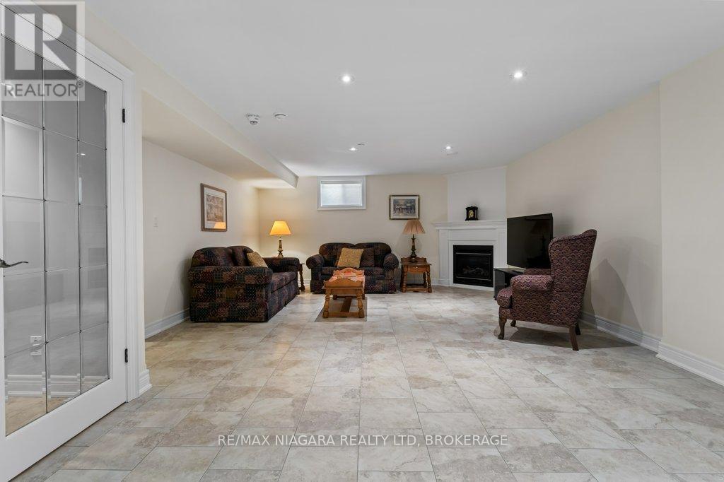 34 Blossom Common, St. Catharines, Ontario  L2M 0B3 - Photo 23 - X12351822