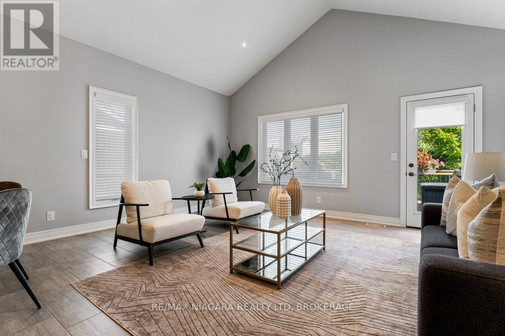 34 Blossom Common, St. Catharines, Ontario  L2M 0B3 - Photo 15 - X12351822