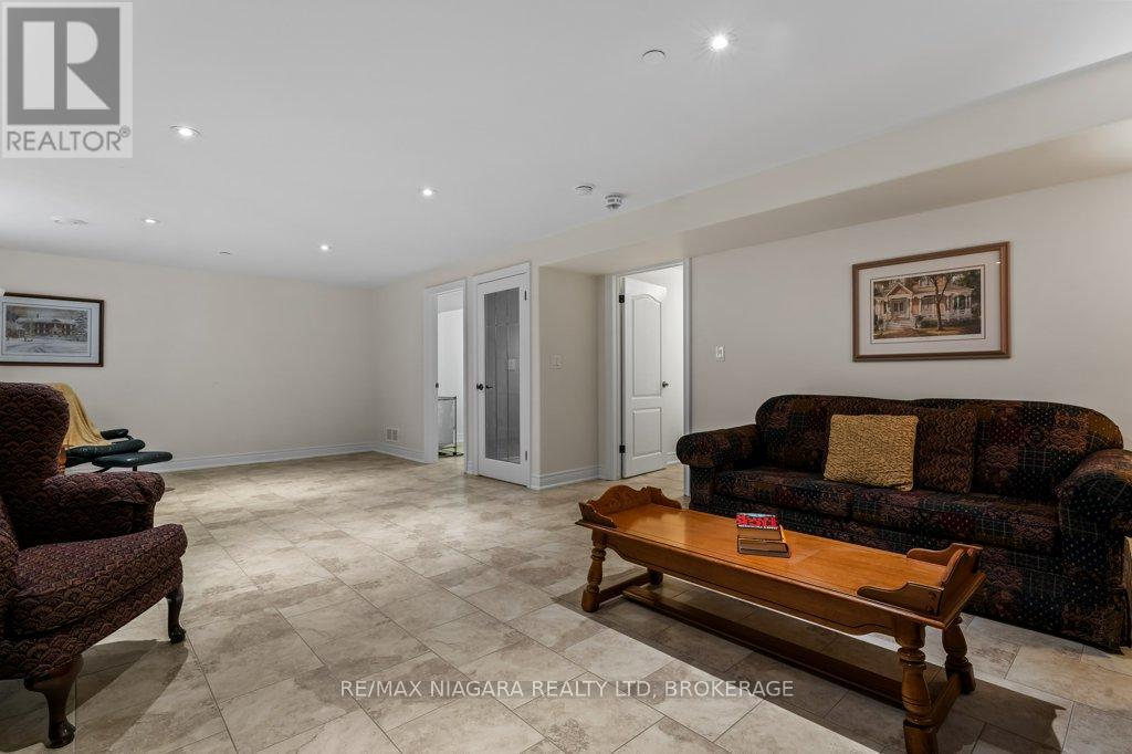 34 Blossom Common, St. Catharines, Ontario  L2M 0B3 - Photo 25 - X12351822