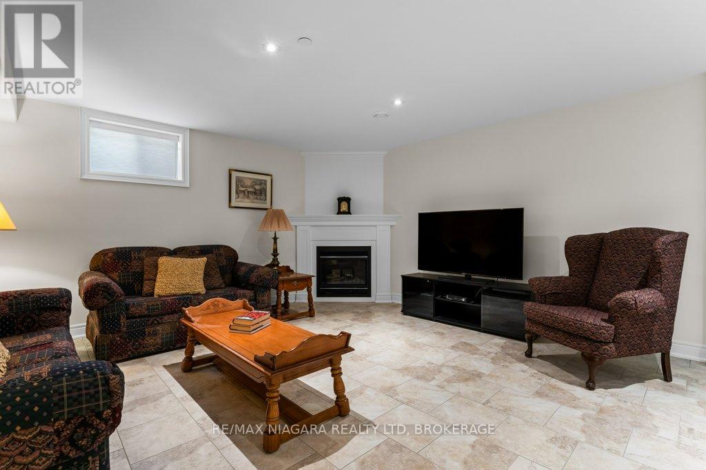 34 Blossom Common, St. Catharines, Ontario  L2M 0B3 - Photo 24 - X12351822