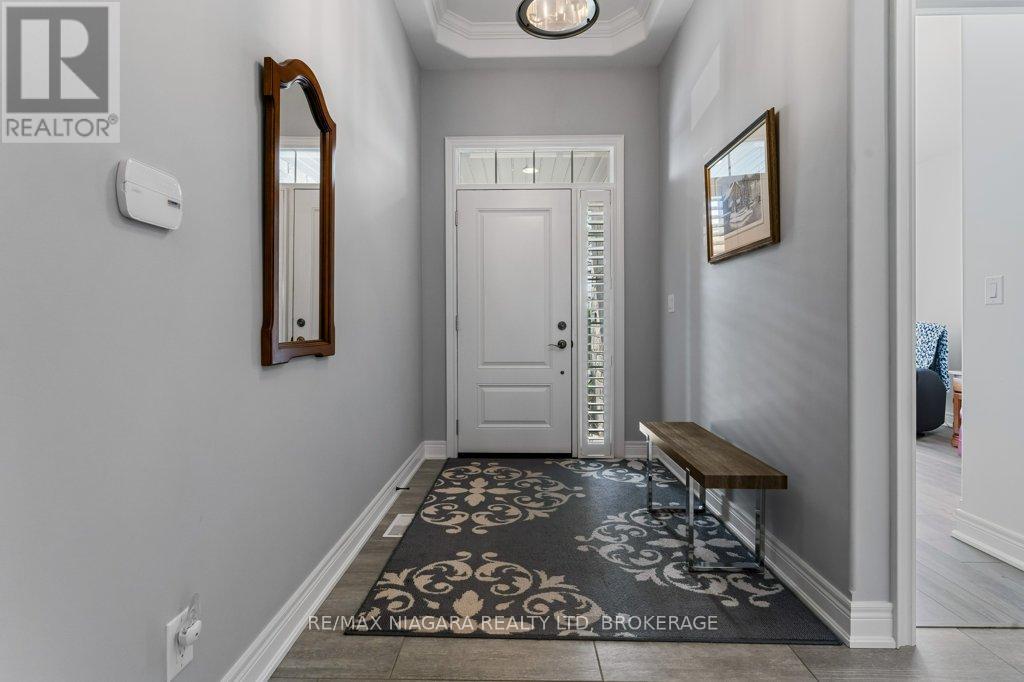 34 Blossom Common, St. Catharines, Ontario  L2M 0B3 - Photo 5 - X12351822