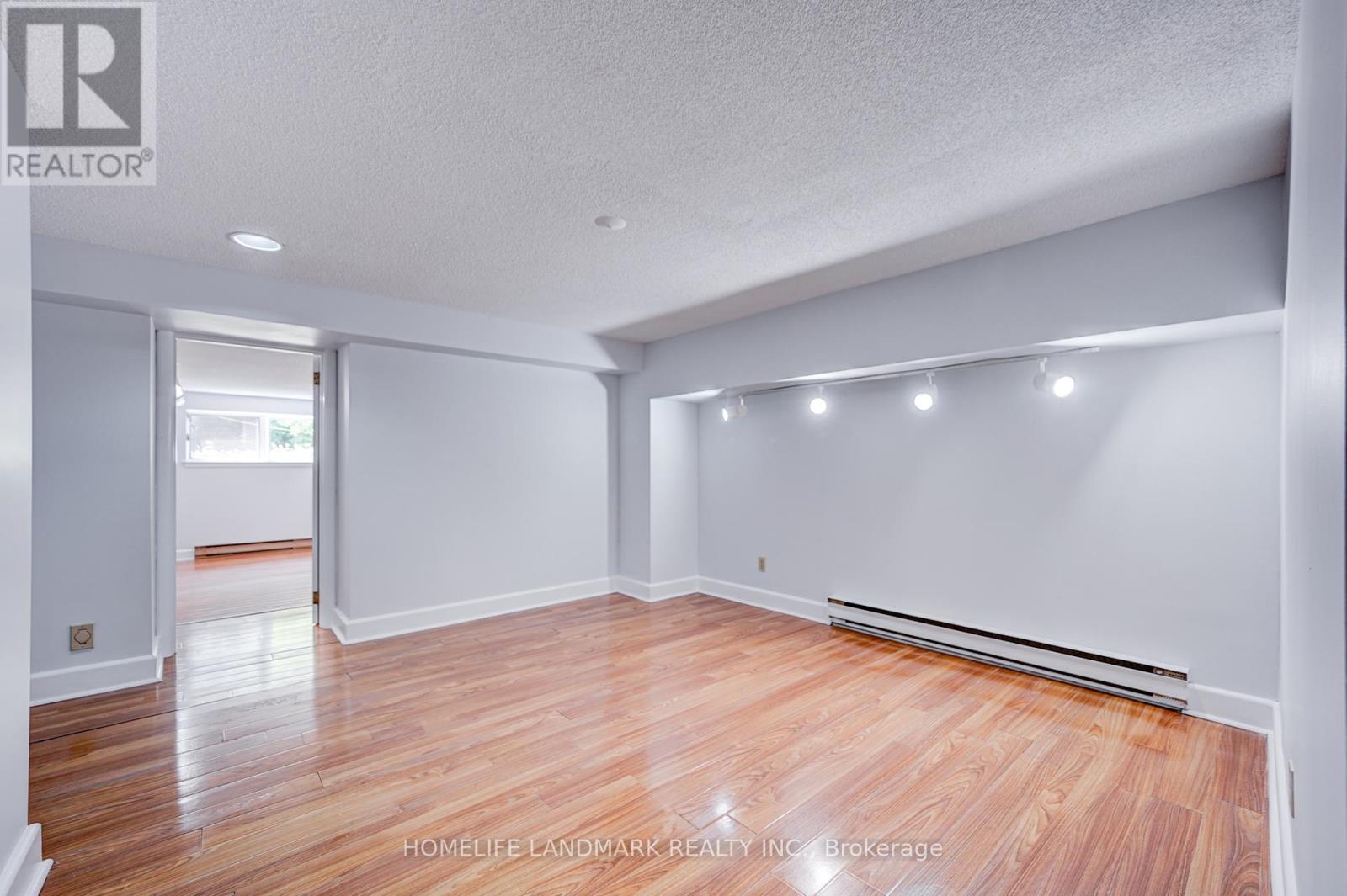 60 Fifeshire Road, Toronto, Ontario  M2L 2G8 - Photo 21 - C12351868