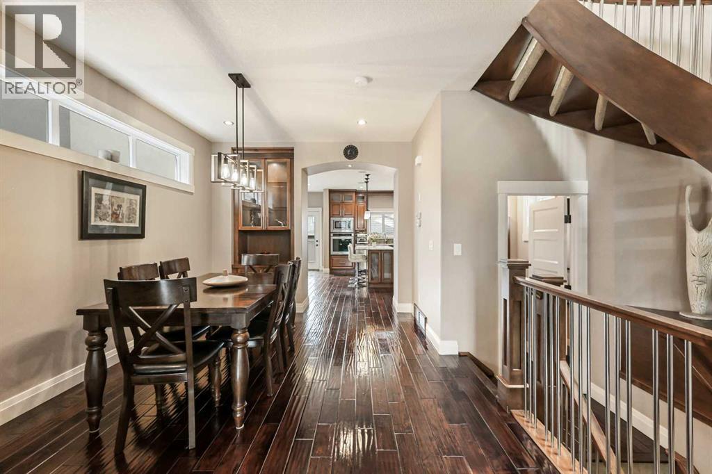 Property at 1114 42 Street SW image 2