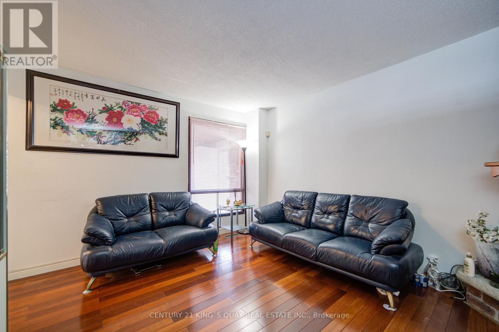 6 Cottsmore Crescent, Markham, Ontario  L3R 3X6 - Photo 11 - N12335961