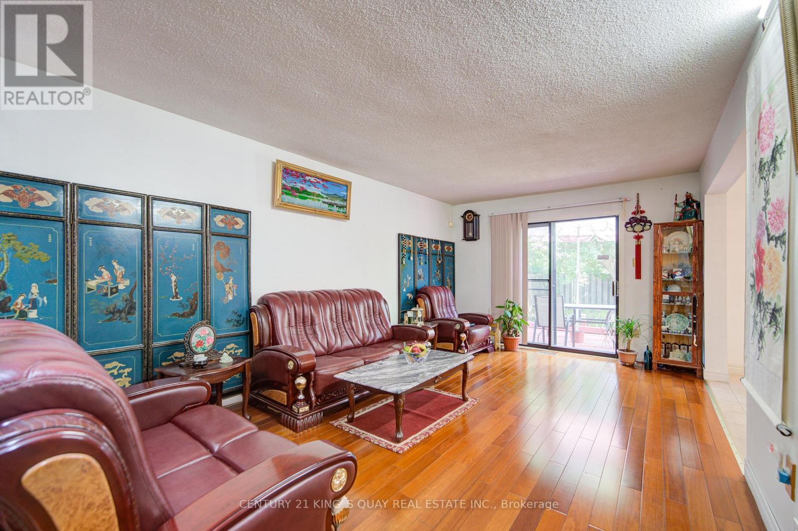 6 Cottsmore Crescent, Markham, Ontario  L3R 3X6 - Photo 13 - N12335961