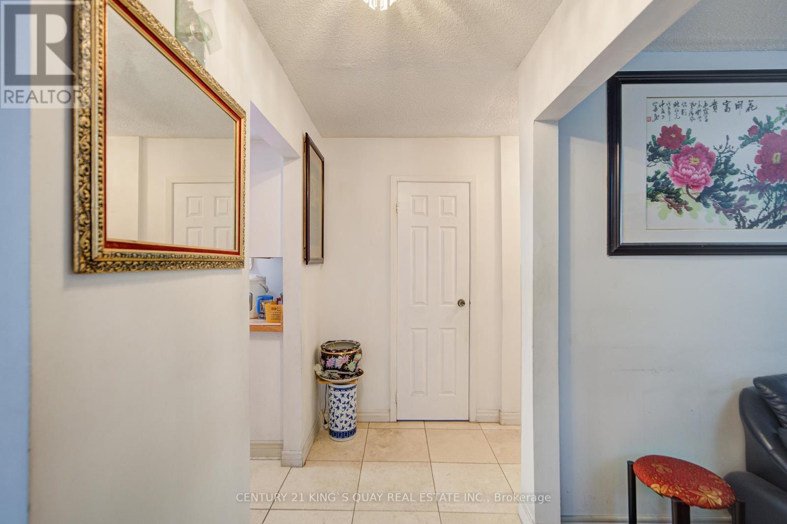 6 Cottsmore Crescent, Markham, Ontario  L3R 3X6 - Photo 6 - N12335961