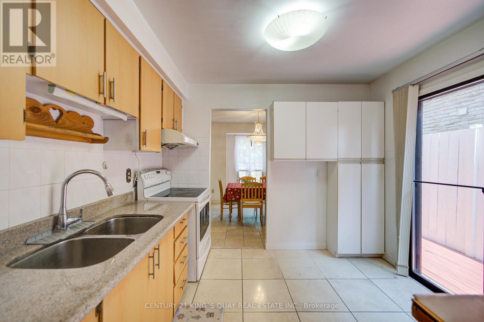 6 Cottsmore Crescent, Markham, Ontario  L3R 3X6 - Photo 23 - N12335961